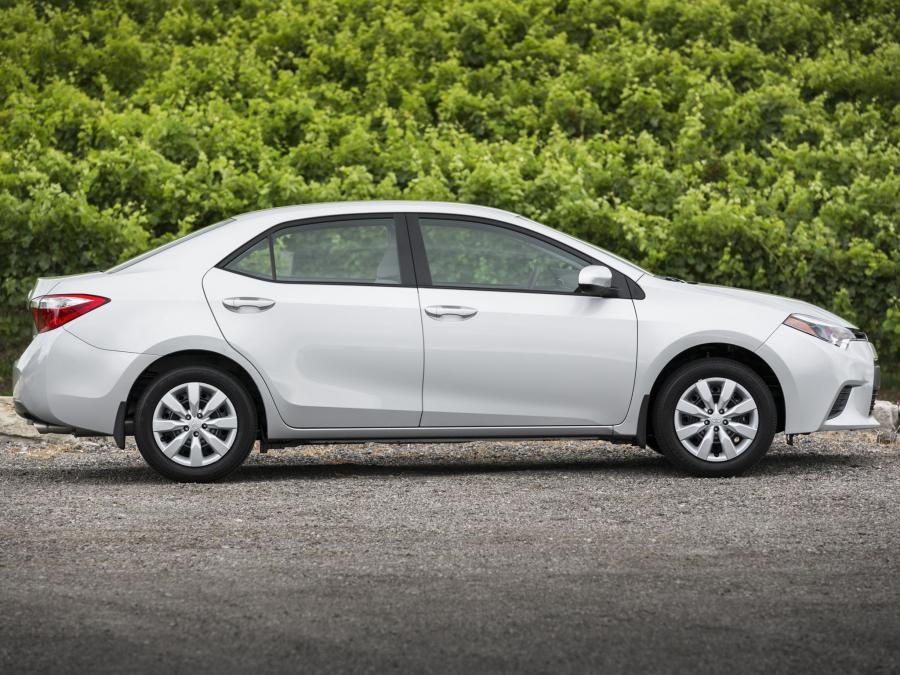  Toyota Corolla LE 2013 года  (US) (фото 6 из 16)
